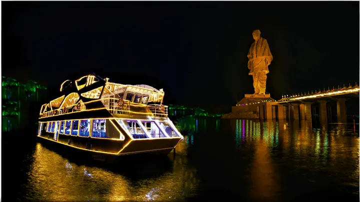 SoU Projection Mapping with Ekta Dinner Cruise